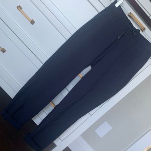 The perfect Lululemon travel pants!